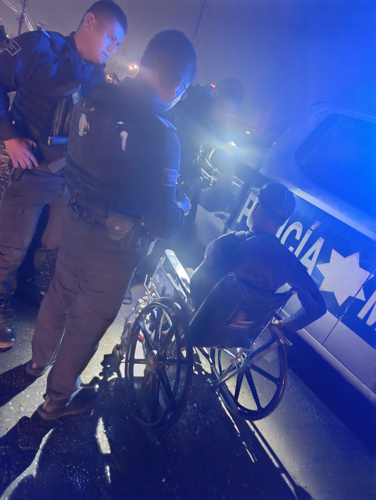 ELEMENTOS DE LA POLICÍA MUNICIPAL BRINDARON APOYO