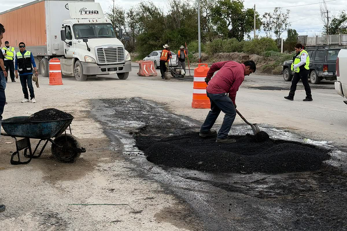 TAPAN BACHES EN LA PORVENIR